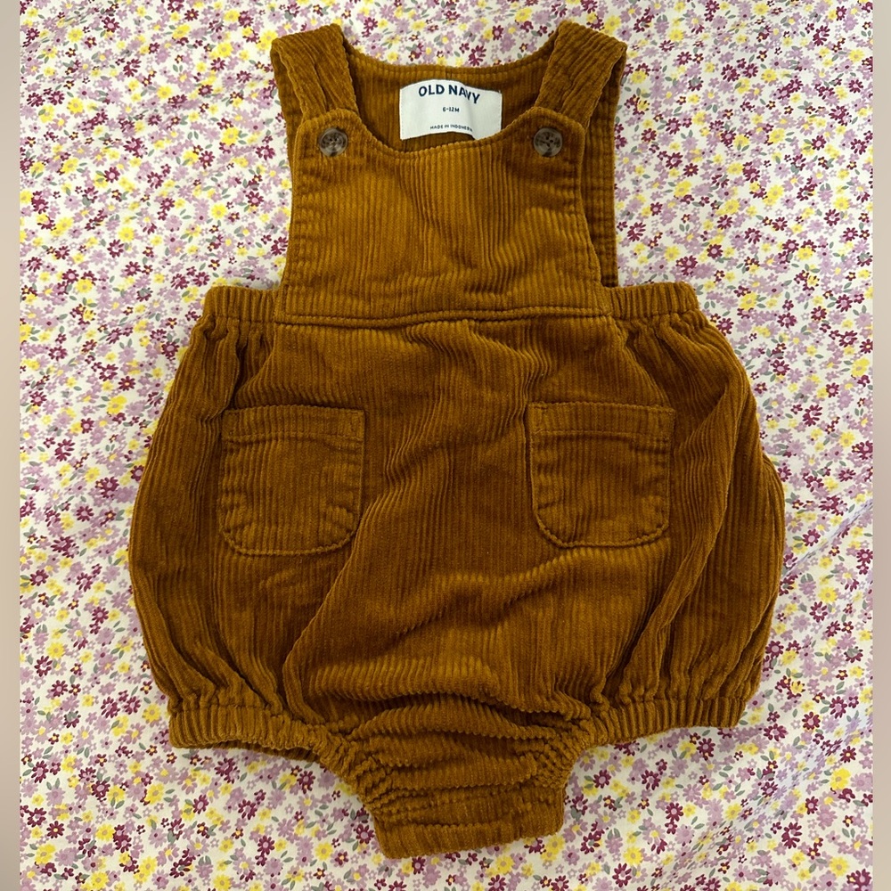 Old Navy 6-12m brown corduroy romper, washed never worn
